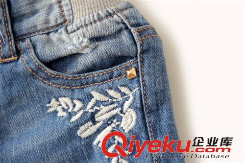 ylk03外貿(mào)童裝 韓版男童短褲 刺繡花紋短褲 休閑女童牛仔褲批發(fā)