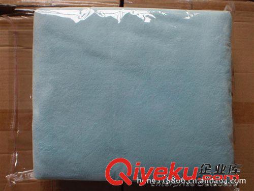 專業(yè)生產(chǎn)288F單面珊瑚絨復(fù)合羊羔絨鎖邊禮品毛毯 可單加工原始圖片3