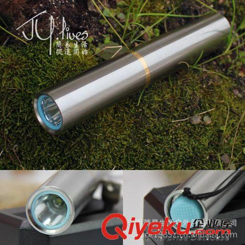 廠家直銷 伸縮調(diào)焦強光手電 戶外旅行照明LED手電筒 自行車燈前燈