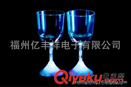 廠家直銷閃光LED高腳瑪格麗特酒杯 酒吧KTV發(fā)光杯 幻彩雪糕杯
