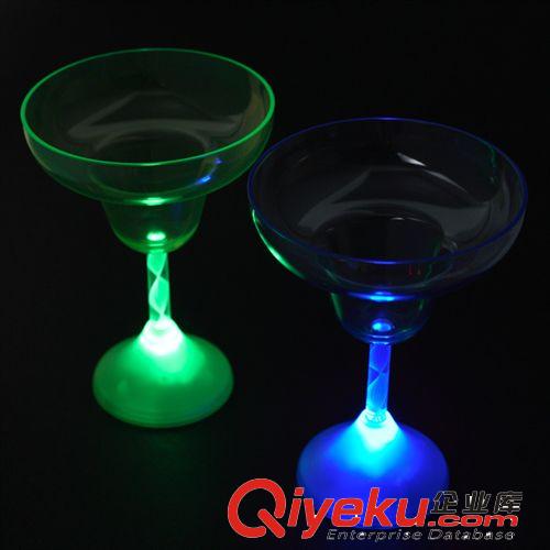 廠家直銷閃光LED高腳瑪格麗特酒杯 酒吧KTV發(fā)光杯 幻彩雪糕杯原始圖片2