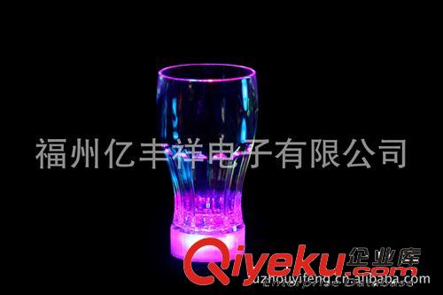 廠家直銷批發(fā)閃光LED可樂杯 酒吧KTV新奇特用品原始圖片3