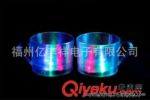 廠家直銷(xiāo)批發(fā)閃光咖啡杯  KTV酒吧發(fā)光杯  七彩禮品原始圖片3