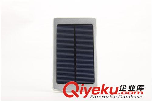 2012年太陽(yáng)能充電器 經(jīng)典太陽(yáng)能充電器 手機(jī)移動(dòng)電源NB002