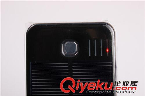 廠家{zx1}款iphone充電器  太陽能手機移動電源 5000MAH原始圖片2
