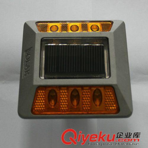 浙江晗琨生產(chǎn)太陽(yáng)能鑄鋁道釘燈金國(guó){zd0}生產(chǎn)企業(yè)原始圖片3