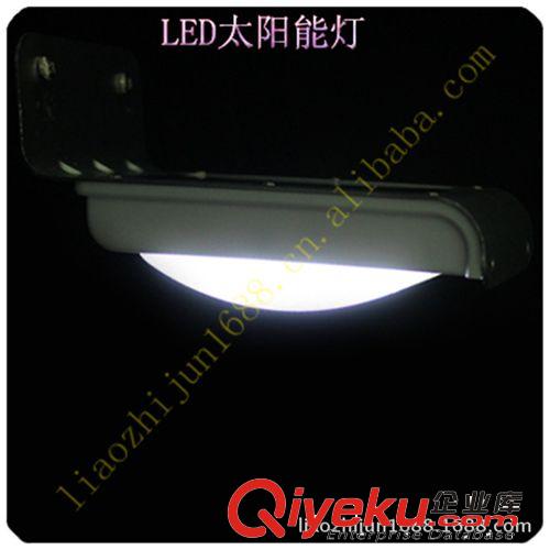 供應新型環保節能家用太陽能燈人體感應室外太陽能燈 夜店燈