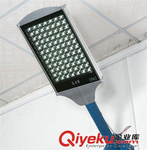 【福建路燈廠家批發(fā)】 節(jié)能環(huán)保 太陽能LED路燈 LED路燈燈頭原始圖片3