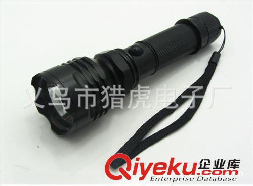 zp可充電獵虎 C6強(qiáng)光手電筒 進(jìn)口CREE Q5燈泡 新品tj廠家直銷