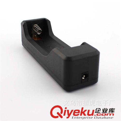 強(qiáng)光手電筒USB轉(zhuǎn)接頭可以為手機(jī)充電 18650電池轉(zhuǎn)接線