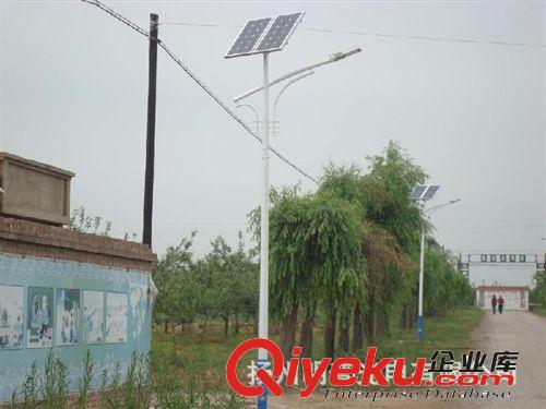 3米5米6米8米太陽能路燈優(yōu)質(zhì)小區(qū)LED路燈批發(fā)太陽能路燈