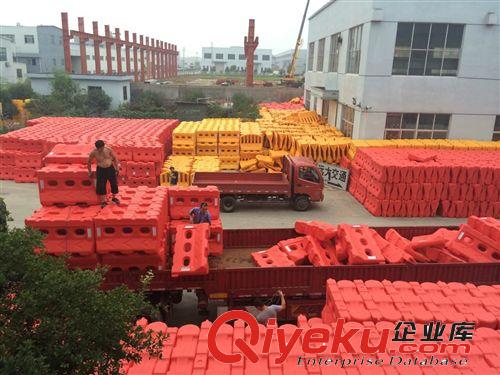 MNSD供應(yīng)箭頭三孔水馬 新款三孔水馬 施工分離水馬 道路隔離水馬原始圖片2