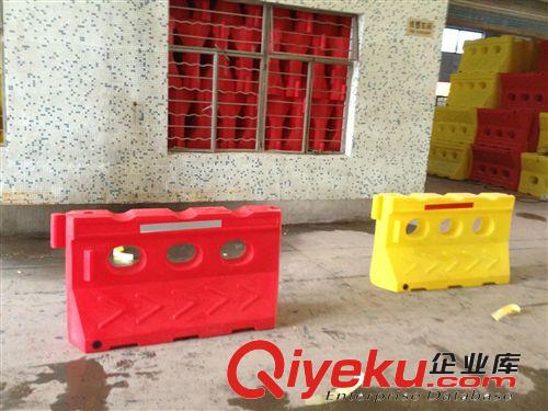 供應(yīng)滾塑三孔水馬 交通設(shè)施水馬 高速施工隔離水馬原始圖片3