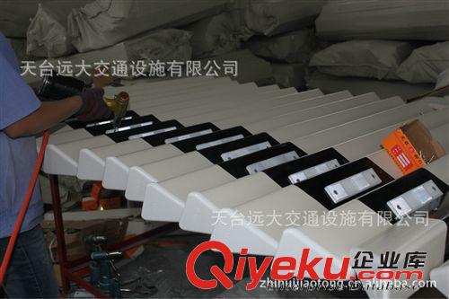 供應單面柱式輪廓標,PVC警示樁,1250mm國標百米樁,廠家直銷