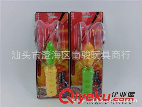 陀螺/悠悠球 運動休閑玩具地攤熱賣 發(fā)光磁力魔力飛轉(zhuǎn)磁性旋轉(zhuǎn)漂移陀螺49336原始圖片3