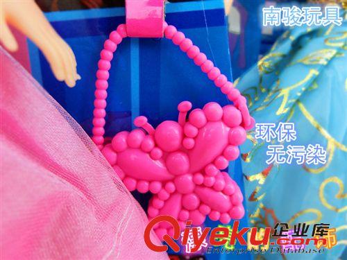 芭比娃娃/公仔 芭比套裝組合大禮盒 公仔玩偶 女孩子過(guò)家家玩具 芭比娃娃 43988原始圖片3