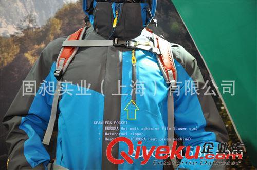 熱熔膠膜 供應(yīng)滑雪服裝飾膠膜 登山服裝飾膠 平面口袋膠 彈力凹凸裝飾膠