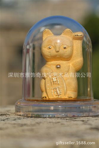 汽车饰品 新款金色招财猫绒沙金汽车摆件 创意24K黄金工艺品 内饰用品