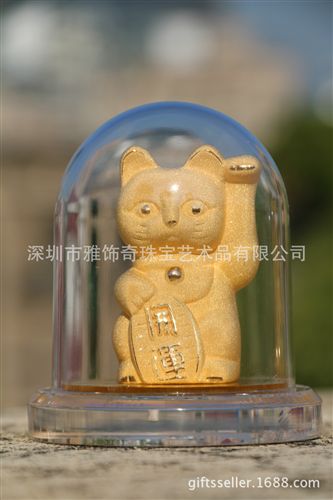 汽车饰品 新款金色招财猫绒沙金汽车摆件 创意24K黄金工艺品 内饰用品