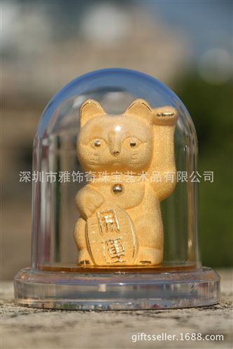 汽车饰品 新款金色招财猫绒沙金汽车摆件 创意24K黄金工艺品 内饰用品