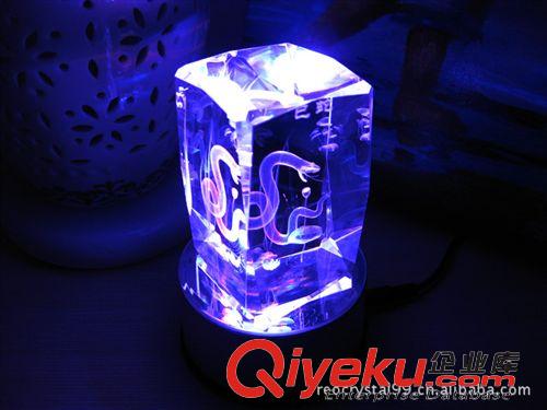 12生肖 瑞奧七彩旋轉3D水晶內雕蛇 12生肖 可定制簽名logo