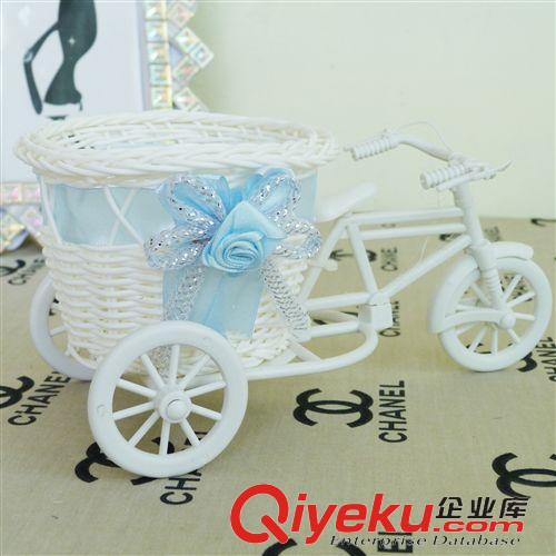 木質(zhì)柵欄花器 小輪圓簍藤編花車 白藤編織小車 廠家直銷 藤編花車批發(fā) 插花花器