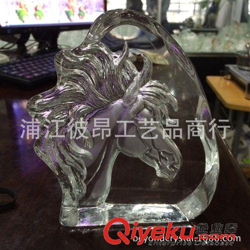 水晶冰山 水晶馬，馬年紀(jì)念品，水晶馬年擺件，企業(yè)晚會(huì)聚會(huì)頒獎(jiǎng)紀(jì)念品