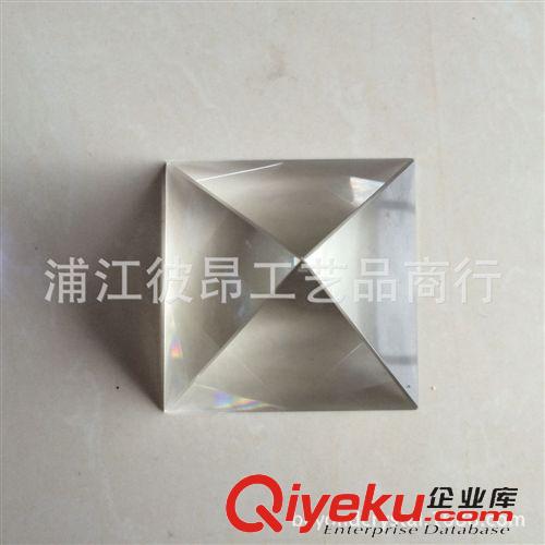 水晶鎮(zhèn)紙 專業(yè)定制大號K9水晶金字塔，旅游景區(qū)紀(jì)念品擺件，3D內(nèi)雕制作原始圖片3