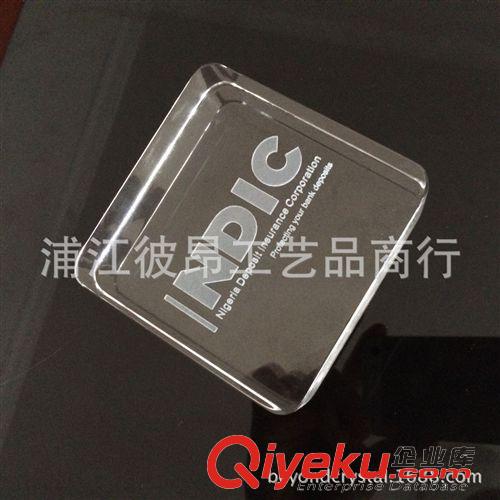 水晶鎮紙 定做水晶半圓柱鎮紙，logo（噴砂，內調），gd水晶裝飾品！