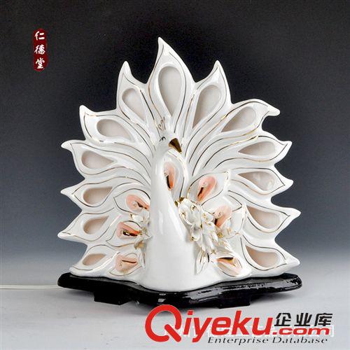 通花瓷/家居擺件 創(chuàng)意現(xiàn)代陶瓷器家居飾品 孔雀開屏工藝品裝飾擺件 可作臺燈 廠家原始圖片2