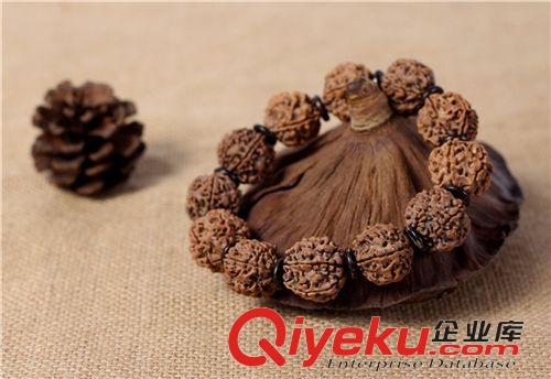 金剛菩提 廠家批發(fā)尼泊爾五瓣金剛菩提子手串手鏈 9mm加紅瑪瑙六字真言佛珠