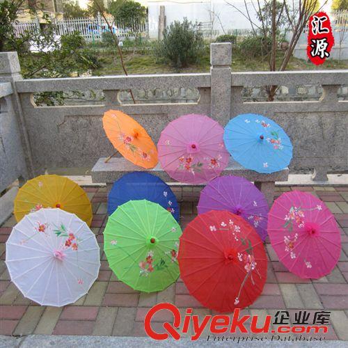 舞蹈傘/油畫傘/道具傘 廠家供應(yīng)古典  舞蹈傘 綢布傘  攝影婚慶道具吊頂裝飾跳舞油紙傘原始圖片3