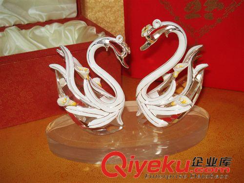 婚慶工藝品天鵝系列 優(yōu)質(zhì)推薦水晶天鵝婚慶禮品 白水晶婚慶禮品 典雅婚慶禮品
