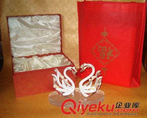 婚慶工藝品天鵝系列 優(yōu)質(zhì)推薦水晶天鵝婚慶禮品 白水晶婚慶禮品 典雅婚慶禮品