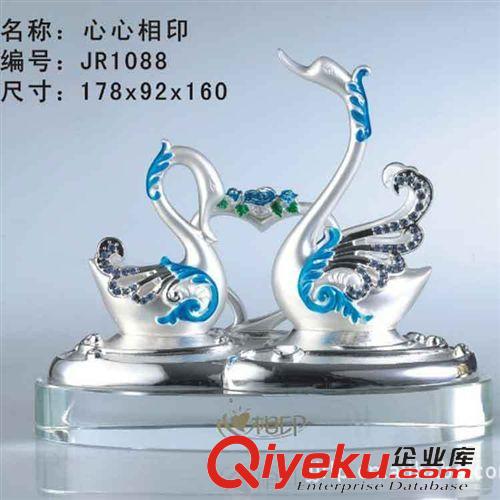 婚慶工藝品天鵝系列 優(yōu)質(zhì)推薦鋅合金電鍍小天鵝心心相印工藝品 家居婚慶擺飾禮品原始圖片2