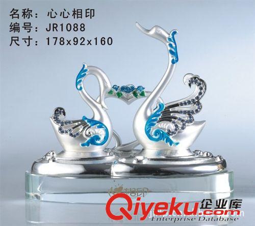 婚慶工藝品天鵝系列 優(yōu)質(zhì)推薦鋅合金電鍍小天鵝心心相印工藝品 家居婚慶擺飾禮品原始圖片3
