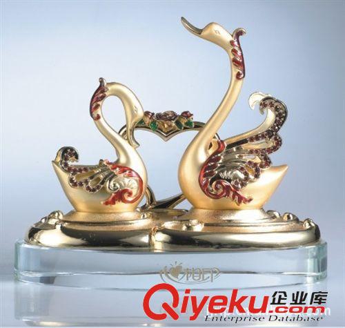 婚慶工藝品天鵝系列 優(yōu)質推薦高品質仿生天鵝金屬工藝品 合金情侶婚慶擺飾品原始圖片2