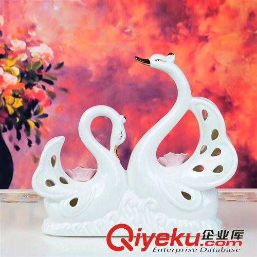 工藝分類 現代創意婚慶家居裝飾品 貼花玫瑰情侶天鵝動物陶瓷擺件小額批發原始圖片3