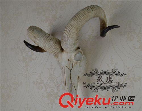 招財壁掛 批發(fā)歐式羊頭骨墻式壁掛創(chuàng)意掛飾樹脂工藝品招財玄關(guān)辟邪動物頭原始圖片3