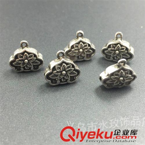 新款上架 New Arrivals DIY飾品配件批發(fā) 純銀泰銀蓮花三通吊墜 藏式長(zhǎng)命鎖隔珠配件 S15