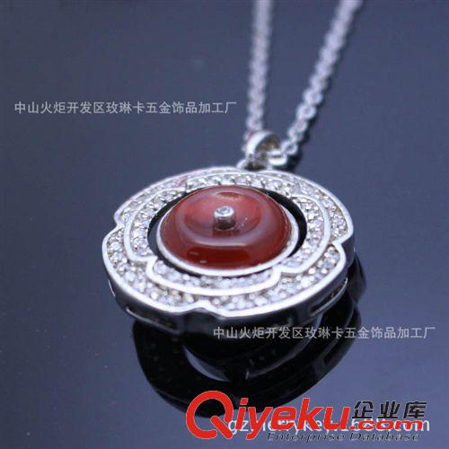 10月新品 可翻轉(zhuǎn)tr紅瑪瑙翡翠B玉兩用吊墜混批DIY項(xiàng)鏈母親節(jié)禮物廠價(jià)直銷