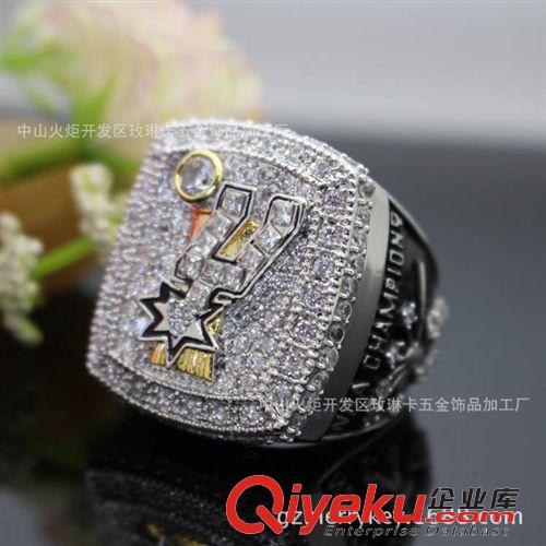 球賽.紀(jì)念飾品 新款精美熱銷2014NBA美國職業(yè)藍(lán)球{gj}戒指高端定制馬刺隊紀(jì)念品原始圖片2