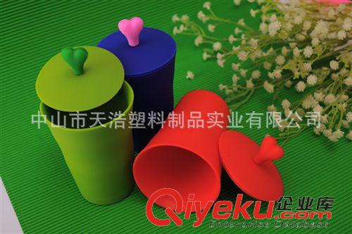 硅膠杯具 創(chuàng)意硅膠兒童學(xué)習(xí)飲水杯 水杯帶手柄帶蓋  可高溫xd 安全健康