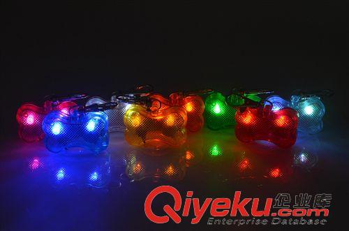 發(fā)光寵物吊墜/掛飾 寵物吊墜安全用品狗牌廠家采購批發(fā)LED發(fā)光掛飾掛墜現(xiàn)貨供應(yīng)供貨原始圖片3