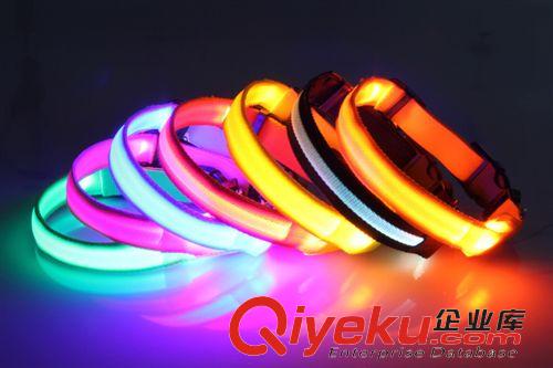 發(fā)光項(xiàng)圈 LED發(fā)光狗項(xiàng)圈 大中小型犬寵物項(xiàng)圈 滌綸織帶項(xiàng)圈 夜光項(xiàng)圈 現(xiàn)貨原始圖片2