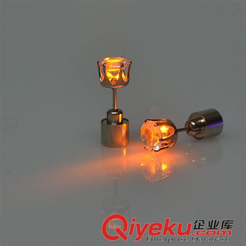 發(fā)光戶外用品 供應(yīng) 發(fā)光耳環(huán) LED耳墜 耳釘批發(fā) 來(lái)自韓國(guó)  專利產(chǎn)品新廠家直供原始圖片3