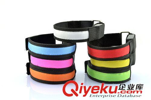 發(fā)光戶外用品 布面臂帶 閃光發(fā)光LED手臂帶 騎車溜冰休閑必備 腕帶 廠家直銷原始圖片2