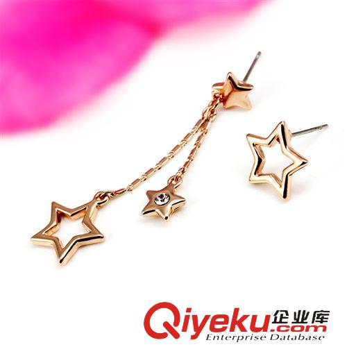 按產(chǎn)品價格分類 viennois威妮華耳釘精美暢銷爆款烤漆山茶花形經(jīng)典耳環(huán)正品批發(fā)