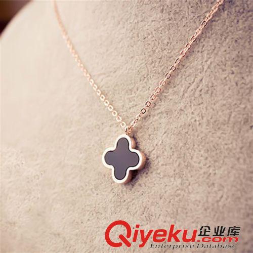 鈦鋼飾品 四葉草玫瑰金項鏈18K 黑白貝雙面項鏈 鈦鋼飾品 微商淘寶一件代發原始圖片3