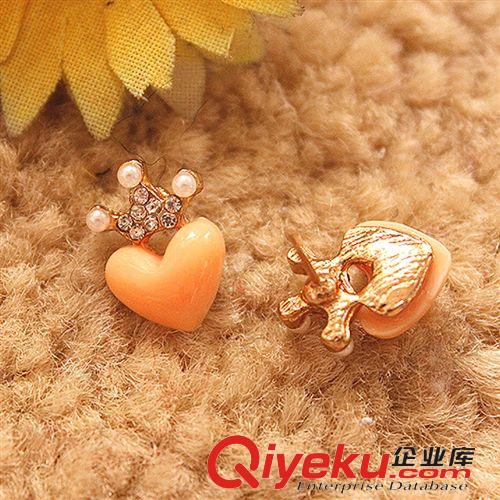 小飾品（做為禮物送給買(mǎi)家） 可愛(ài)綠寶石水鉆兔子耳釘（代理可以把他當(dāng)作禮物送給買(mǎi)家）